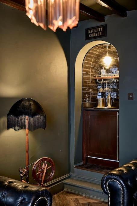 The Knitters House - Luxury 3 Bedroom Ноттингем